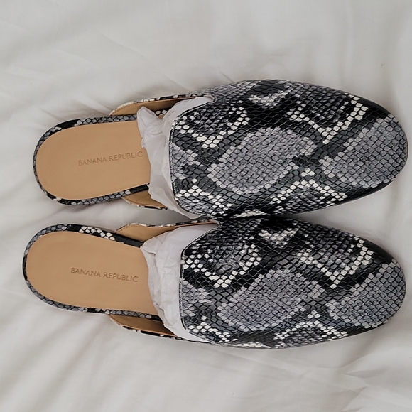 BANANA REPUBLIC NWOT Snake Print Mule Sz 8 - Picture 2 of 4